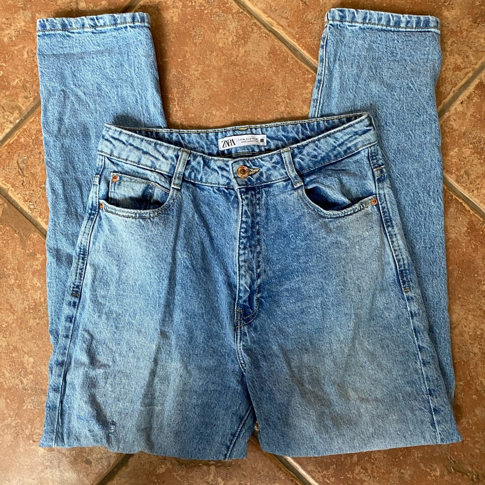 Light wash blue Zara mom jeans